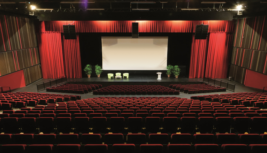SALLE ROUGE 3473 par 2000